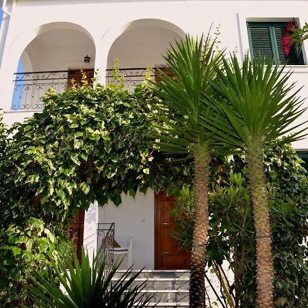 Kostas' Garden Daire Roda  Dış mekan fotoğraf