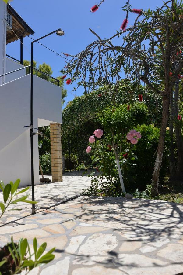 Kostas' Garden Daire Roda  Dış mekan fotoğraf