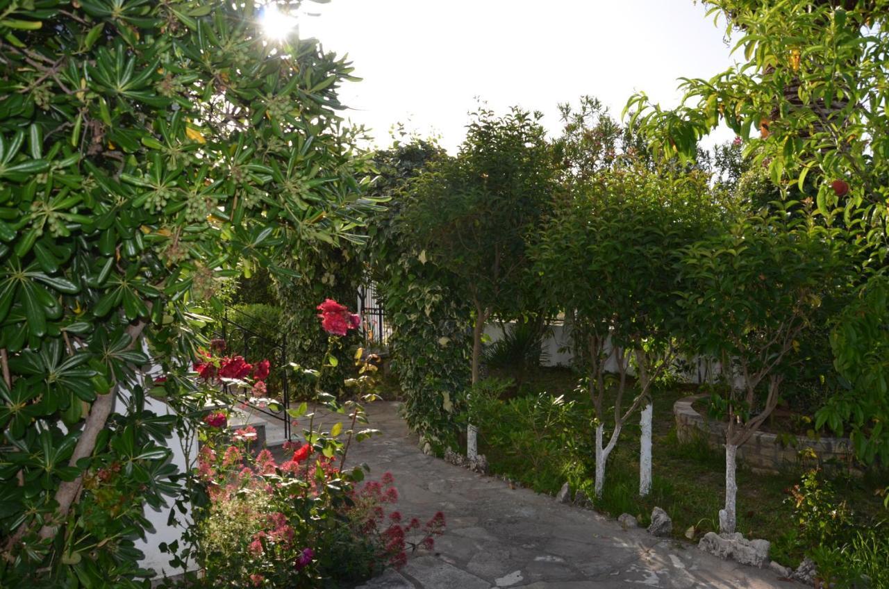 Kostas' Garden Daire Roda  Dış mekan fotoğraf