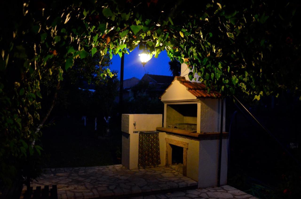 Kostas' Garden Daire Roda  Dış mekan fotoğraf